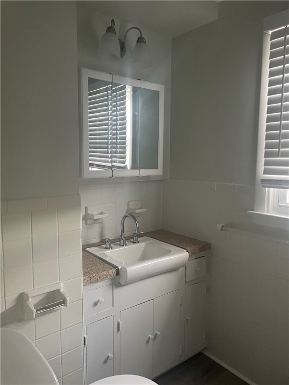 18 Ryan Avenue, Unit 2S Bristol, RI 02809 - Photo 16 of 19