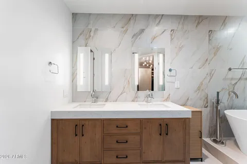 $1,125,000 | 3801 North Goldwater Boulevard, Unit 204, Scottsdale, AZ 85251