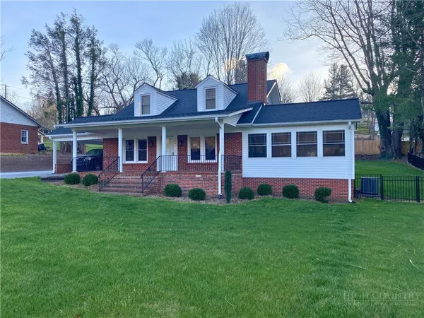 $3,000 | 504 North Jefferson Avenue, West Jefferson, NC 28694