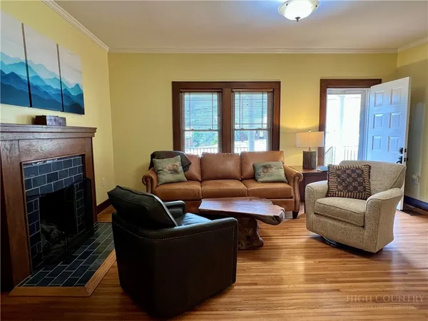 $3,000 | 504 North Jefferson Avenue, West Jefferson, NC 28694