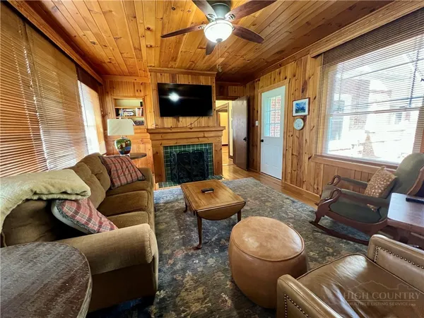 $3,000 | 504 North Jefferson Avenue, West Jefferson, NC 28694