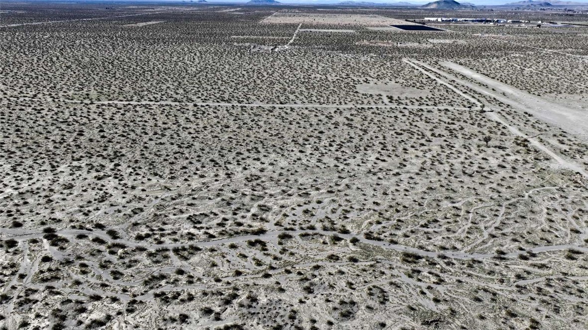 179940 Johnson Road Phelan, CA 92371 - Photo 3 of 14 a bathroom with a black white checkered floor