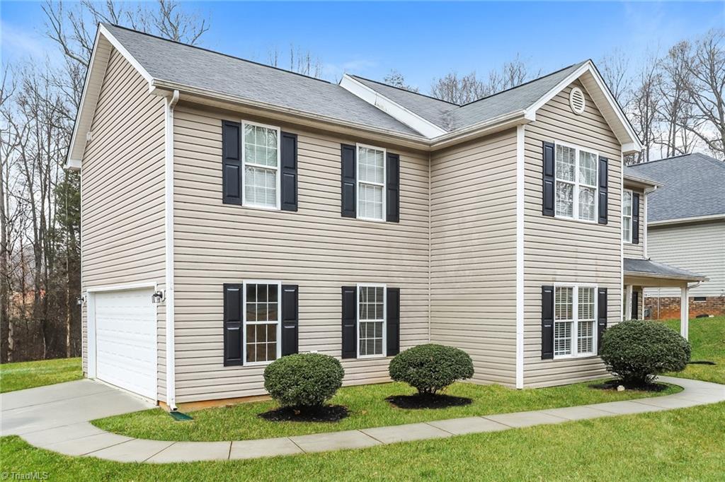 1901 Savannas Run Drive Greensboro, NC 27405 - Photo 2 of 17