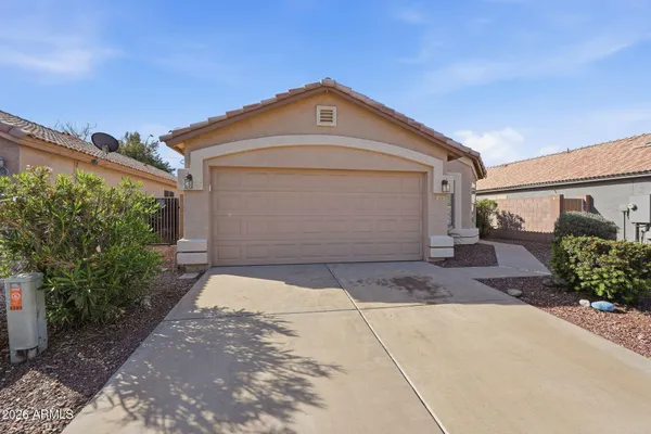 $2,000 | 3331 West Via Del Sol Drive, Phoenix, AZ 85027