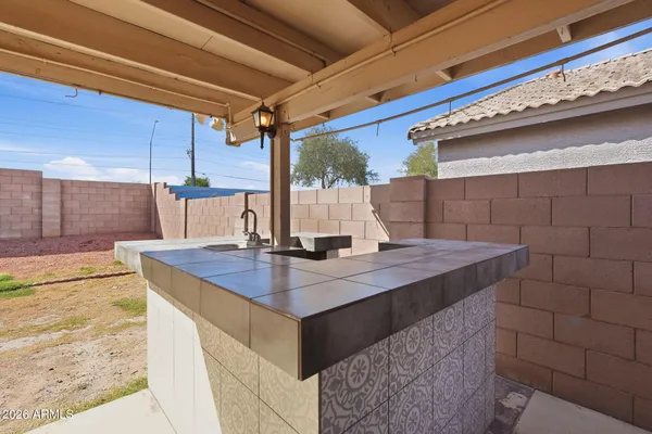 $2,000 | 3331 West Via Del Sol Drive, Phoenix, AZ 85027