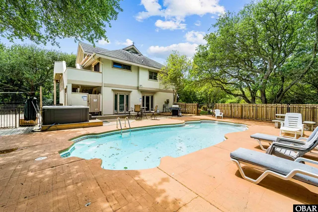 $799,990 | 310 Duck Road, Southern Shores, NC 27949