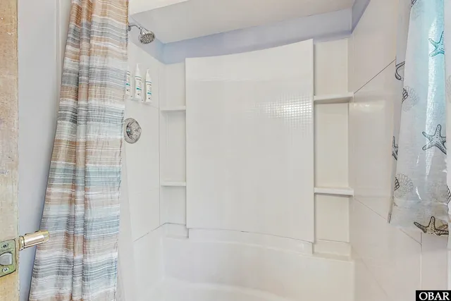 $799,990 | 310 Duck Road, Southern Shores, NC 27949