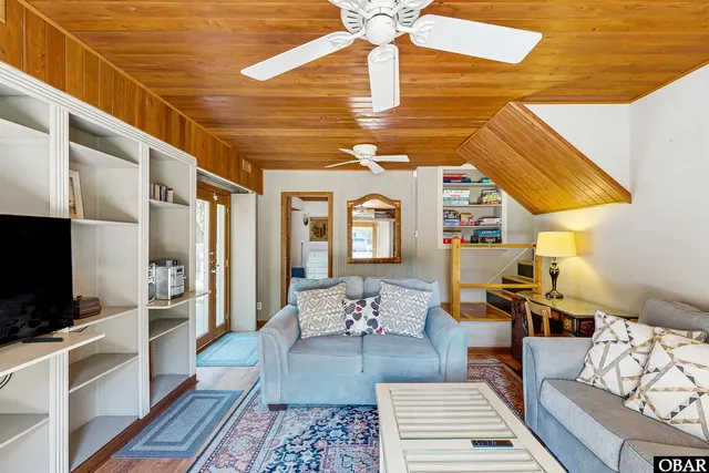 $799,990 | 310 Duck Road, Southern Shores, NC 27949