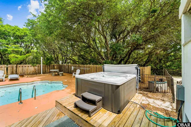 $799,990 | 310 Duck Road, Southern Shores, NC 27949