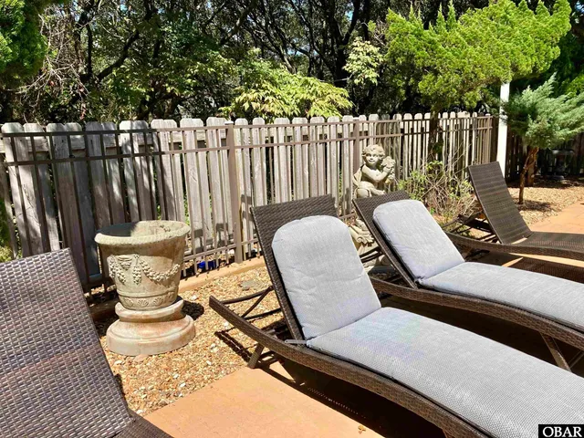 $799,990 | 310 Duck Road, Southern Shores, NC 27949