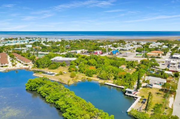$9,950,000 | 6500-6600 Overseas Highway, Marathon, FL 33050
