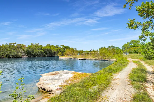 $9,950,000 | 6500-6600 Overseas Highway, Marathon, FL 33050