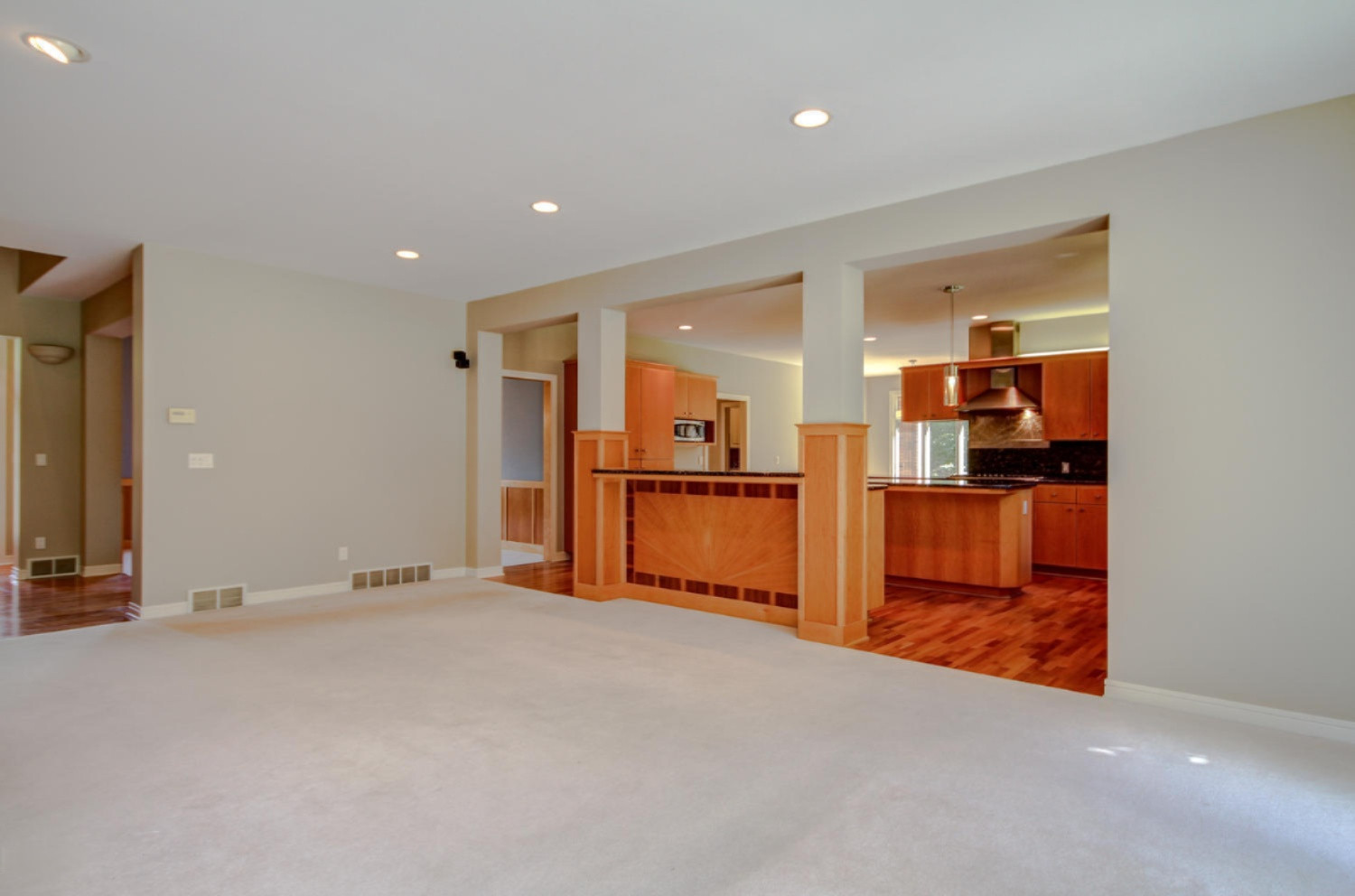 6394 Cascade Road Southeast Grand Rapids, MI 49546 - Photo 8 of 38 6394 Cascade Rd SE Grand-large-007-9-Ken
