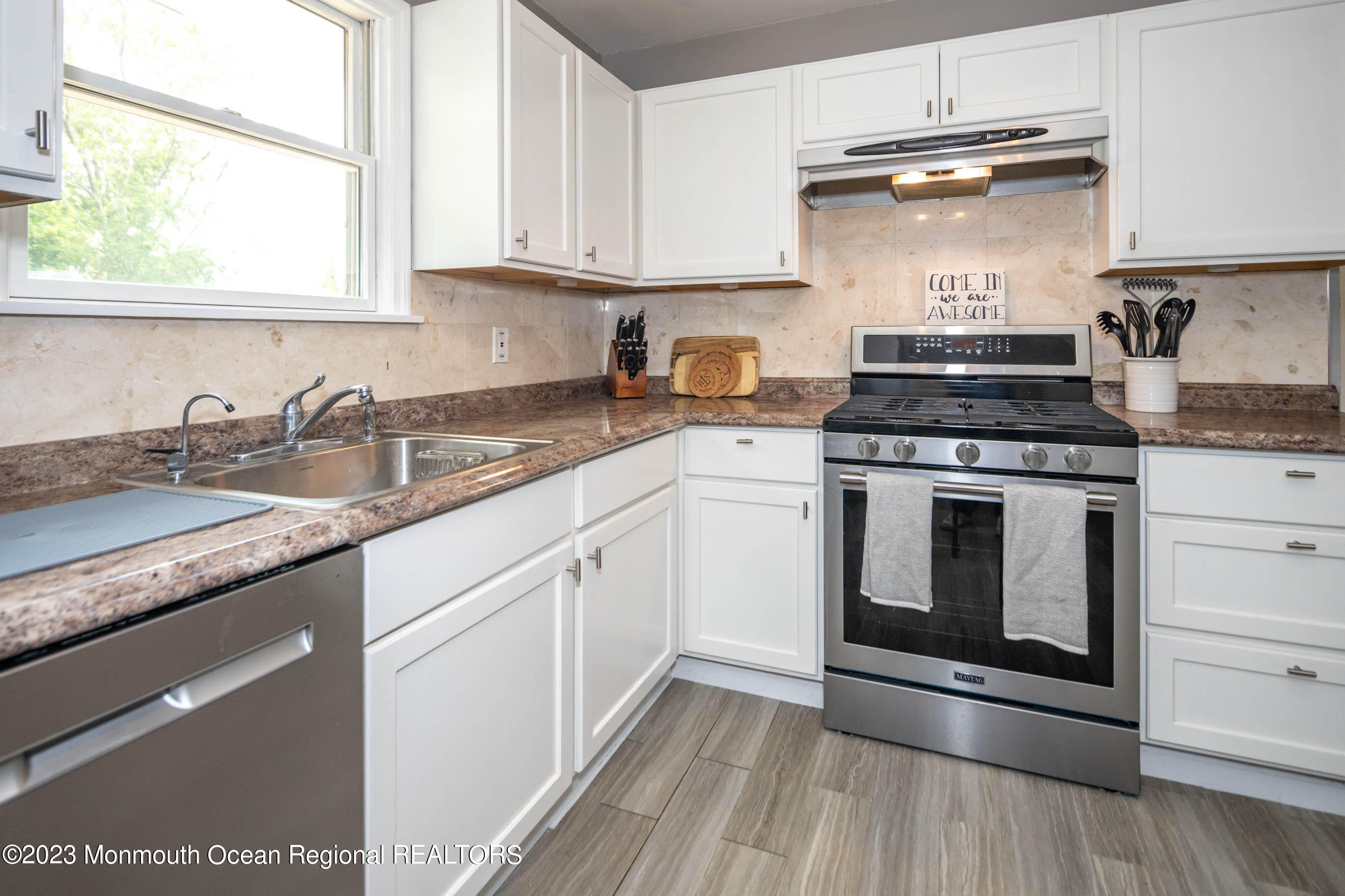 21 Lexington Road Howell, NJ 07731 - Photo 21 of 40 20_Kitchen-8