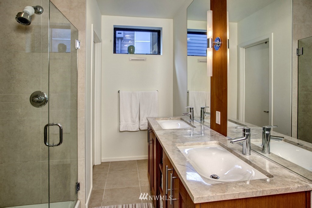 1810 11th Avenue, Unit A Seattle, WA 98122 - Photo 13 of 23