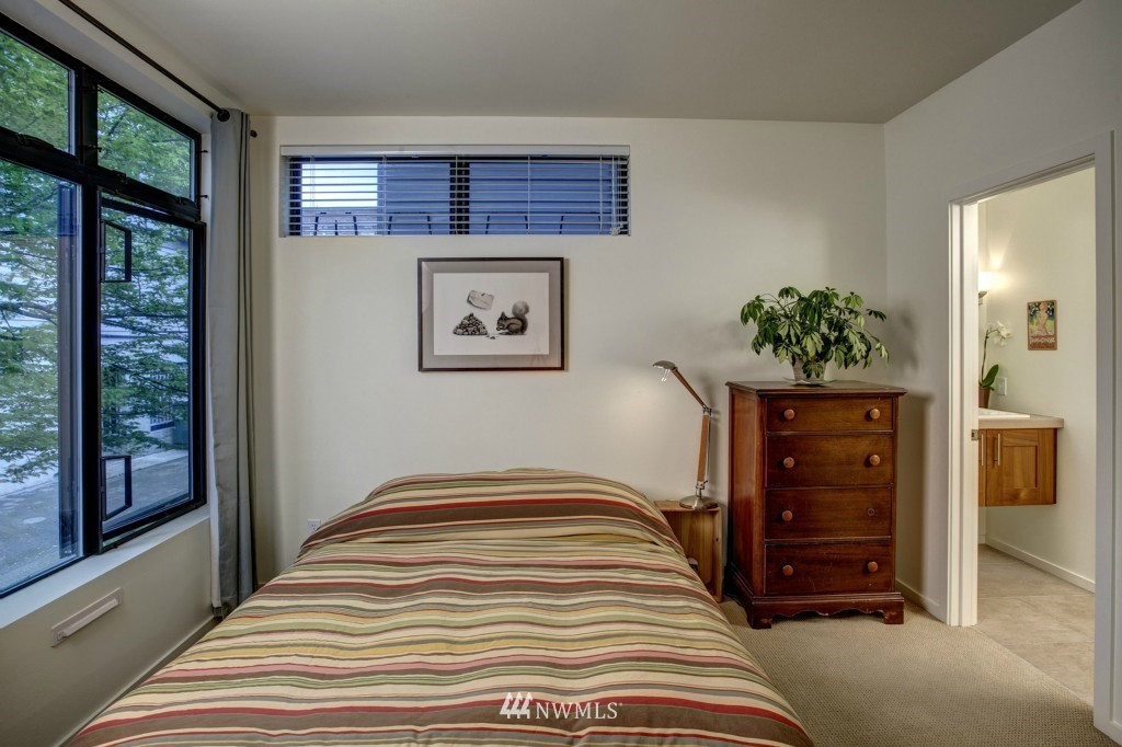 1810 11th Avenue, Unit A Seattle, WA 98122 - Photo 14 of 23