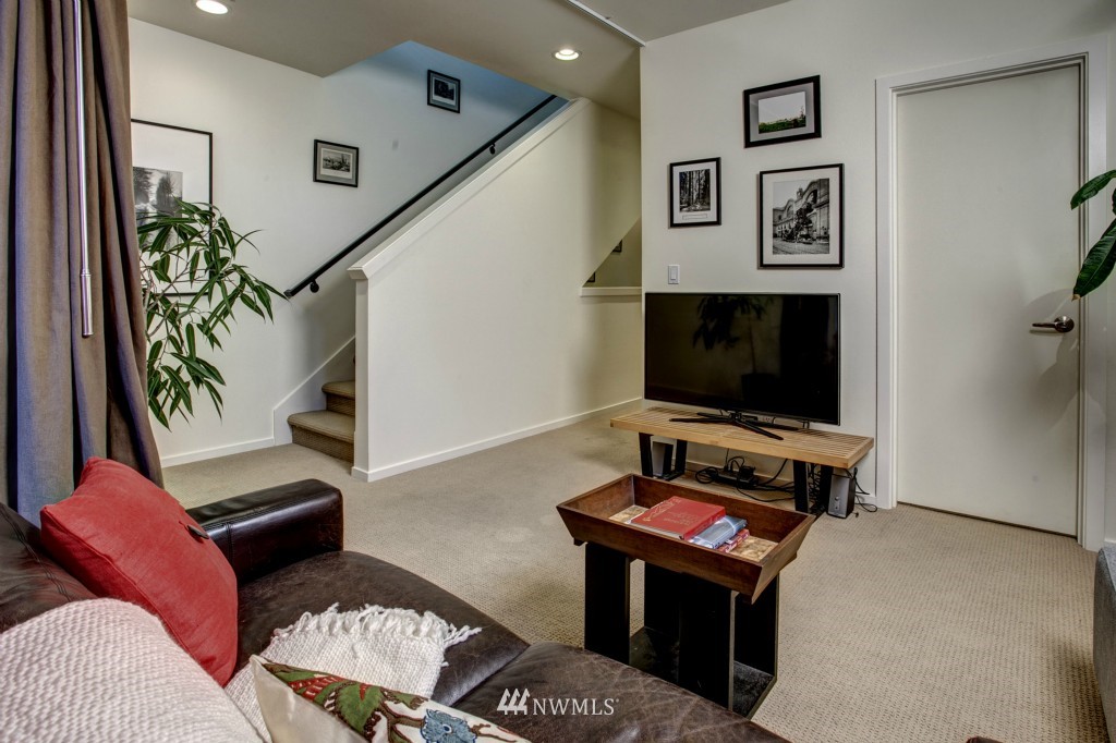 1810 11th Avenue, Unit A Seattle, WA 98122 - Photo 16 of 23