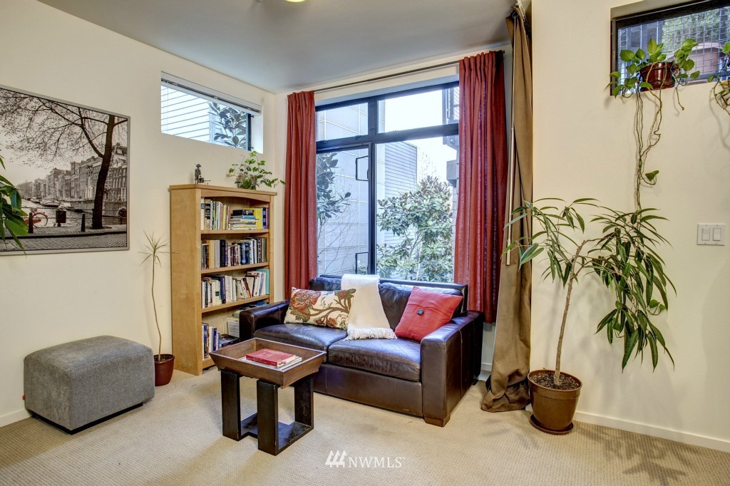 1810 11th Avenue, Unit A Seattle, WA 98122 - Photo 17 of 23