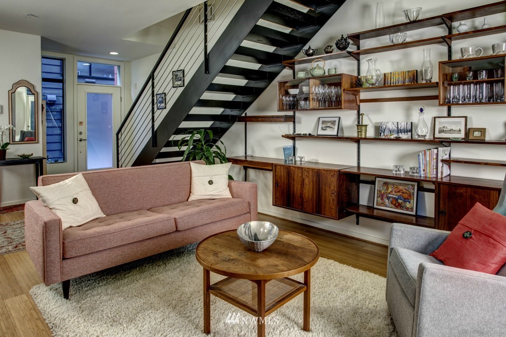 1810 11th Avenue, Unit A Seattle, WA 98122 - Photo 3 of 23