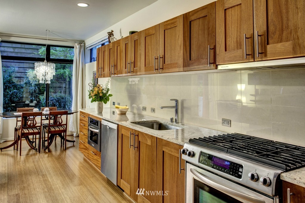 1810 11th Avenue, Unit A Seattle, WA 98122 - Photo 6 of 23