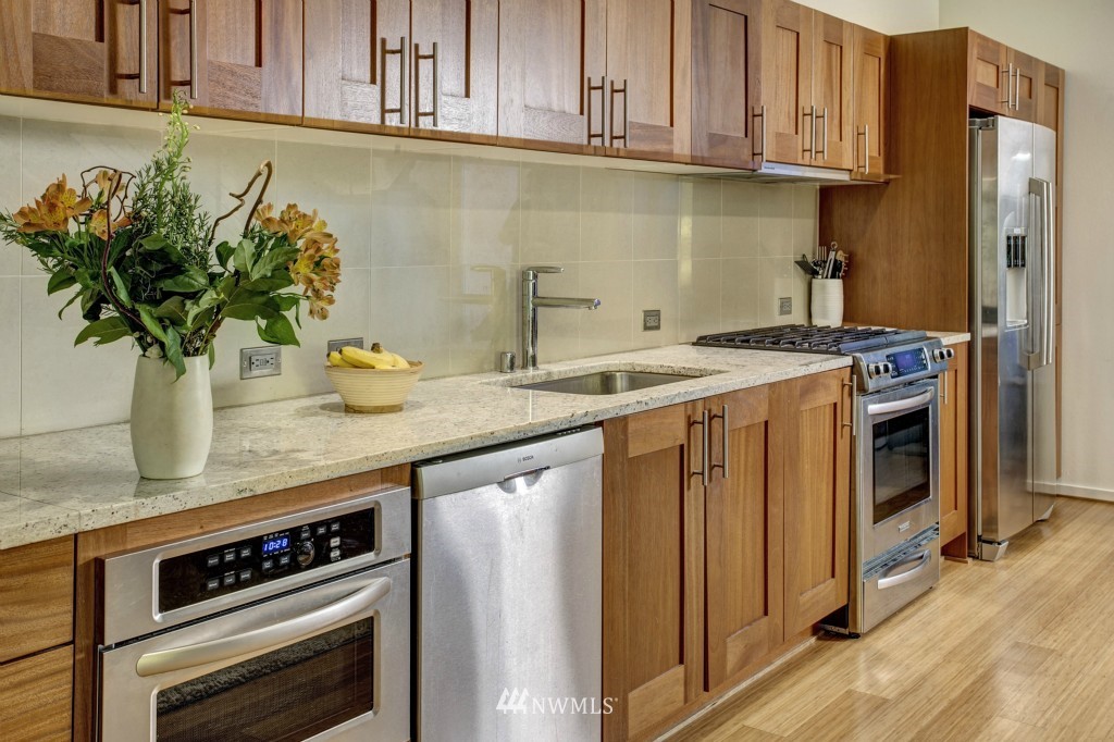 1810 11th Avenue, Unit A Seattle, WA 98122 - Photo 9 of 23