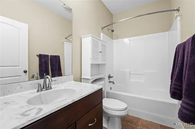 $480,000 | 901 Ambercrombie Square Court, O'Fallon, IL 62269