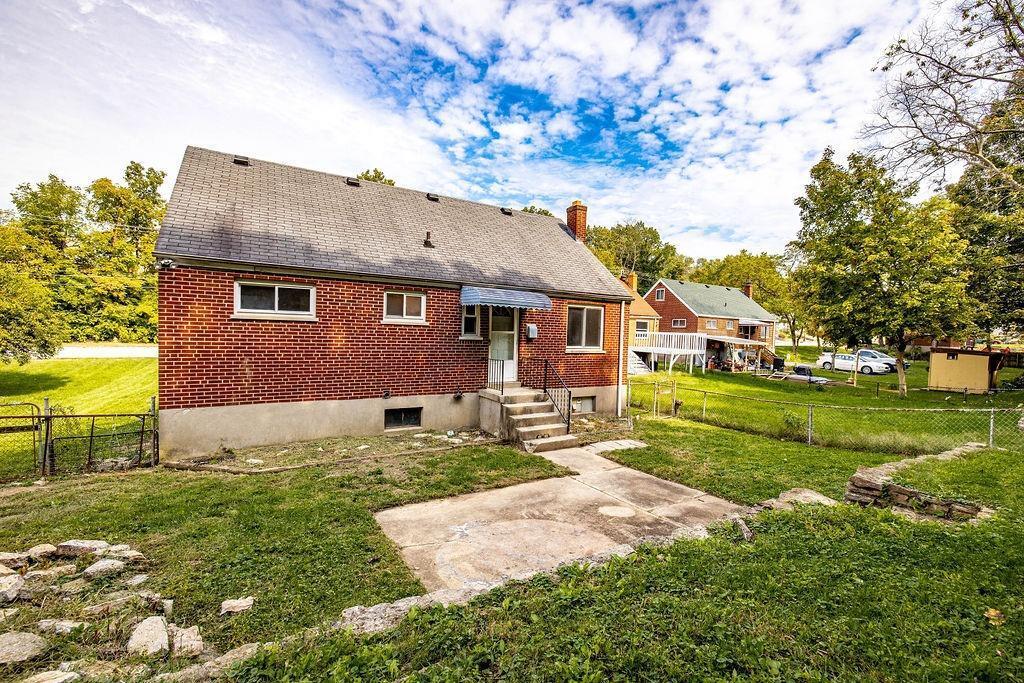 5421 Rapid Run Road Cincinnati, OH 45238 - Photo 7 of 38