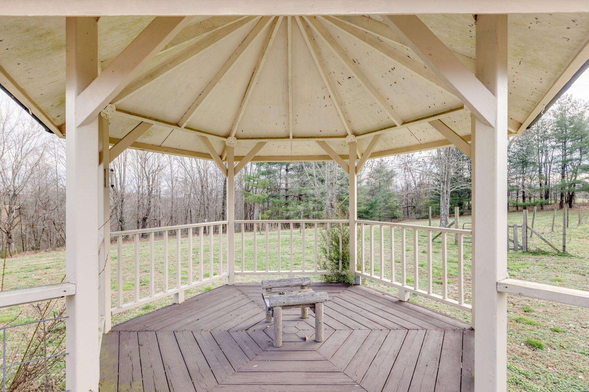 3111 Lewis Road Santa Fe, TN 38482 - Photo 32 of 40 a view of a chair and table on the deck