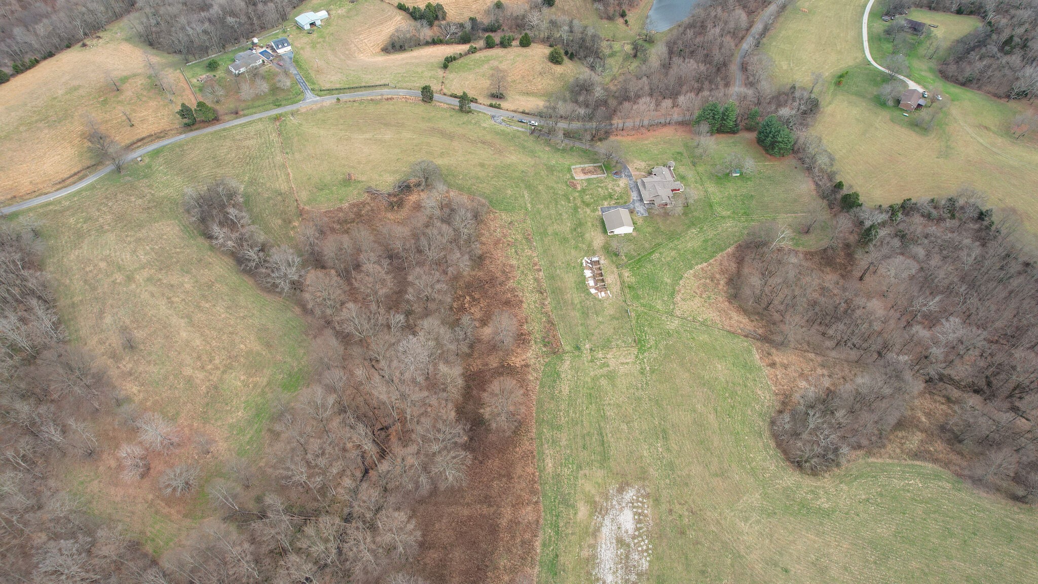 3111 Lewis Road Santa Fe, TN 38482 - Photo 36 of 40 a bathroom with a granite countertop