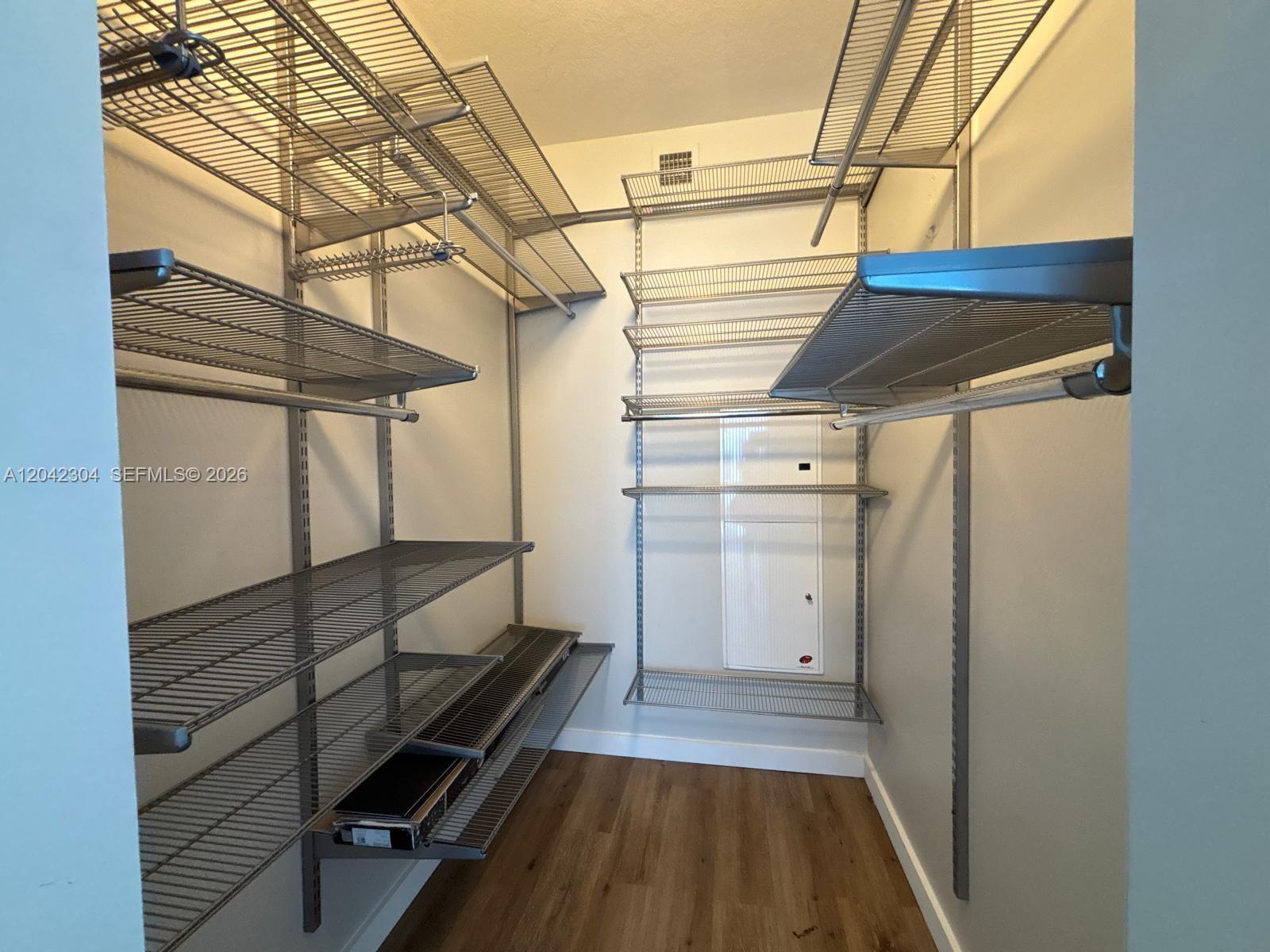 185 Southwest 7th Street, Unit 1410 Miami, FL 33130 - Photo 4 of 8