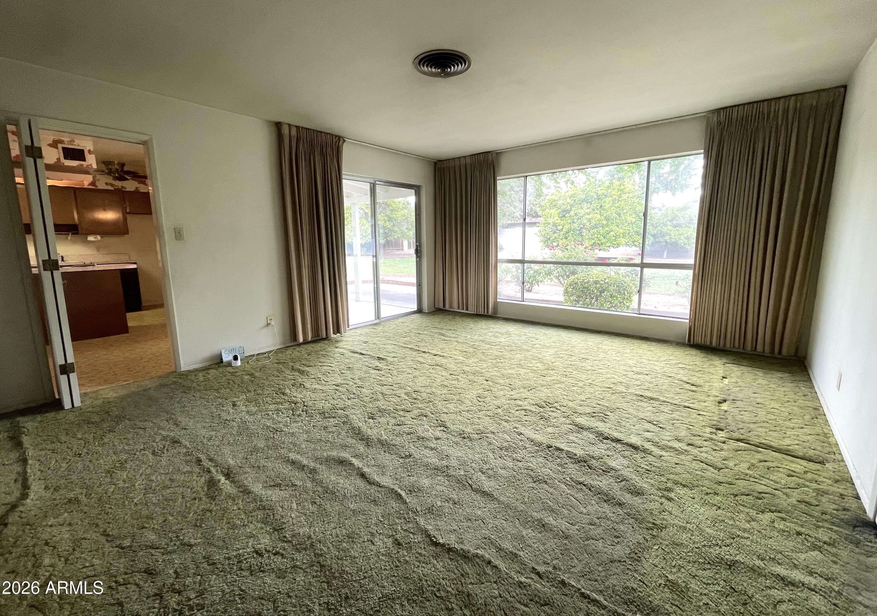 1302 West Hayward Avenue Phoenix, AZ 85021 - Photo 11 of 26 Fam rm view