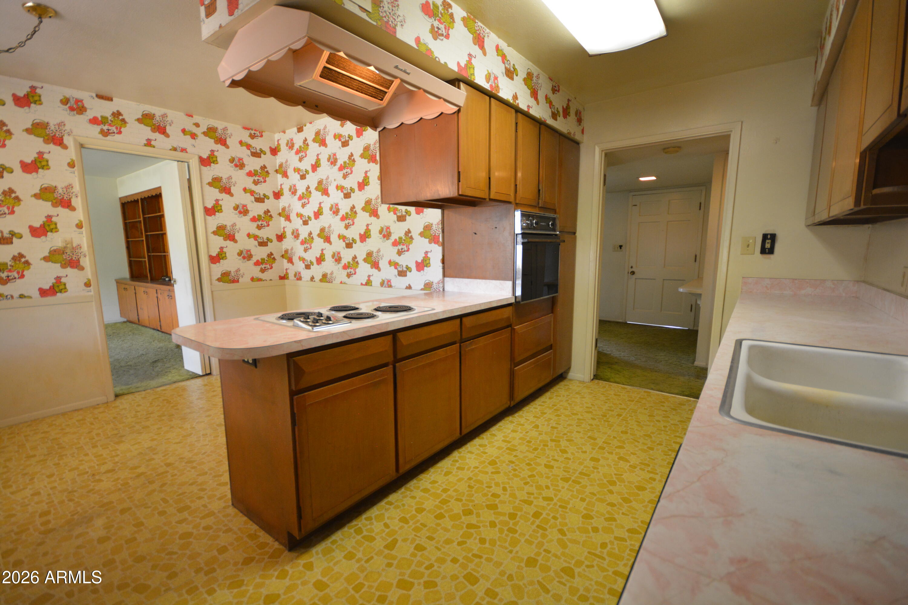 1302 West Hayward Avenue Phoenix, AZ 85021 - Photo 16 of 26 kitchen view