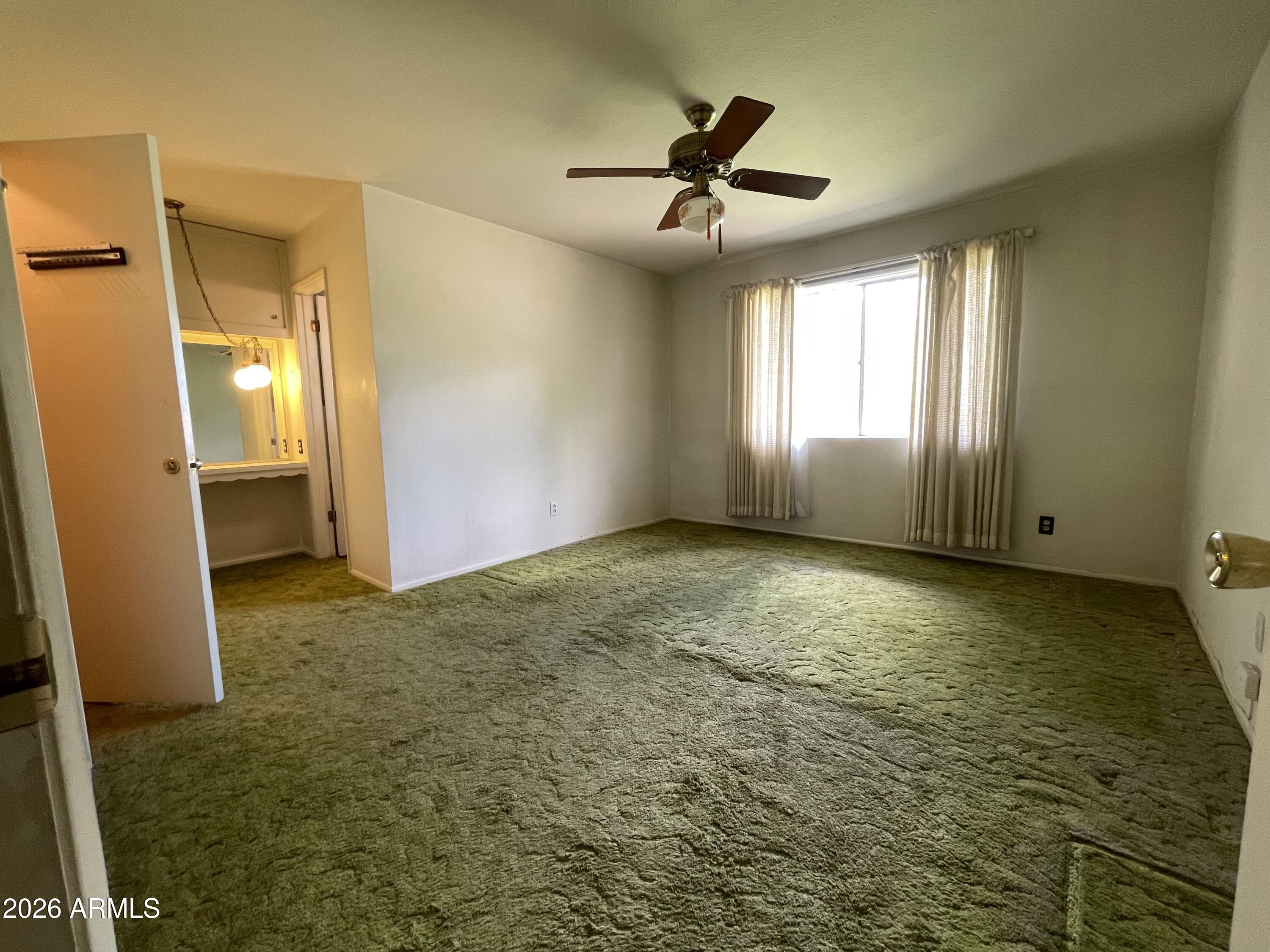1302 West Hayward Avenue Phoenix, AZ 85021 - Photo 17 of 26 main bedroom suite