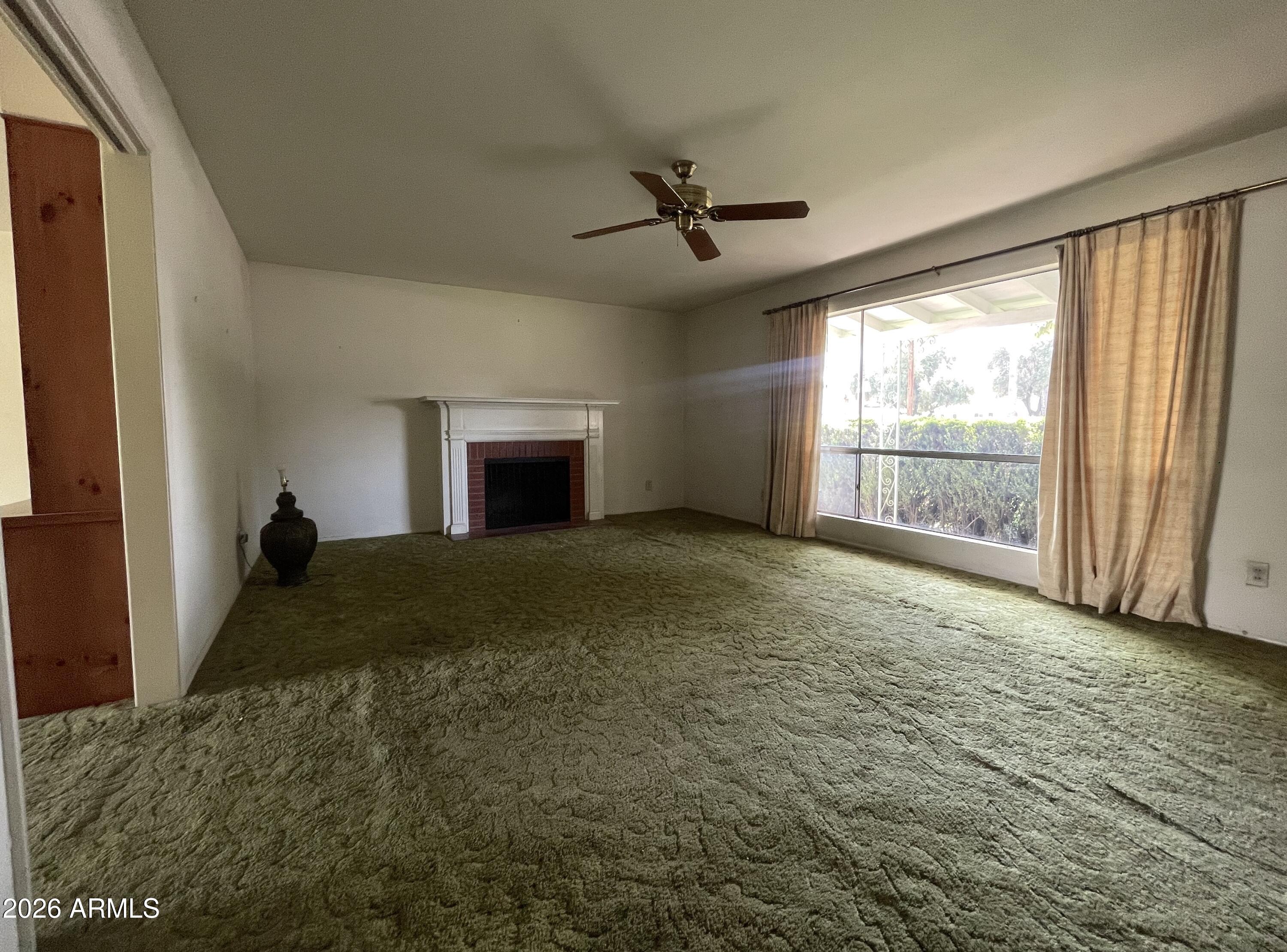 1302 West Hayward Avenue Phoenix, AZ 85021 - Photo 10 of 26 Living rm
