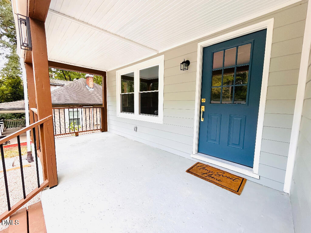 1606 James Street Durham, NC 27707 - Photo 4 of 24 an empty room with windows