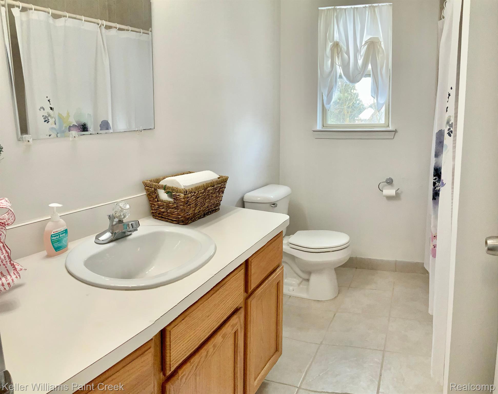 58903 Lind Road Washington, MI 48094 - Photo 27 of 27 Main upstairs bath