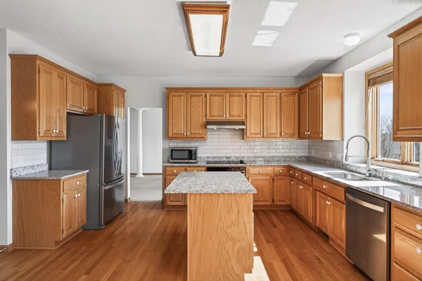 $615,000 | 17792 Hickory Trail, Lakeville, MN 55044