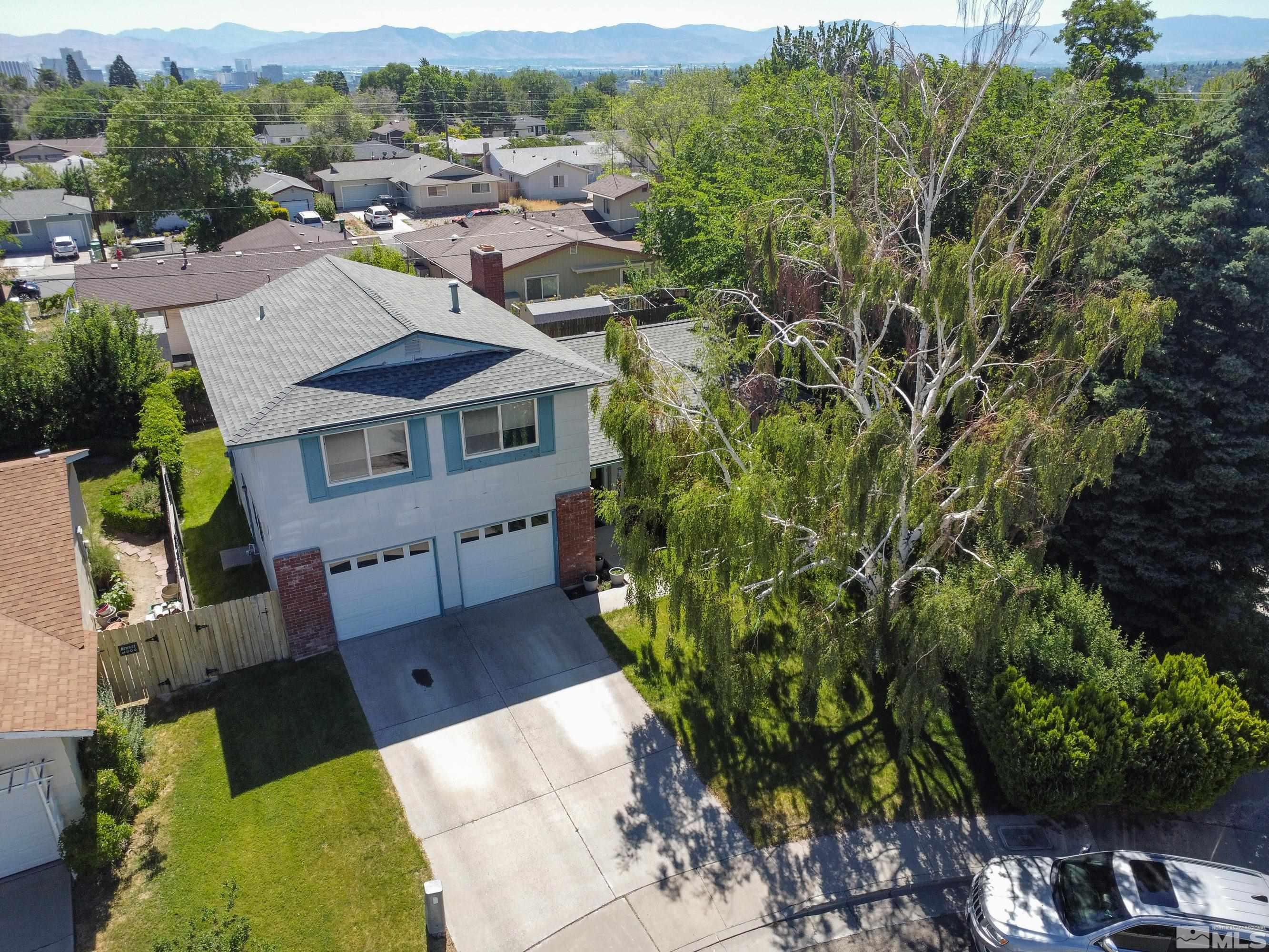 620 Nancy Circle Reno, NV 89503 - Photo 36 of 36 an aerial view of multiple house