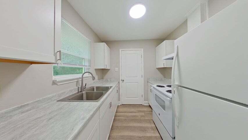 23 Ranger Street Southwest Fort Walton Beach, FL 32548 - Photo 4 of 6 kitchen