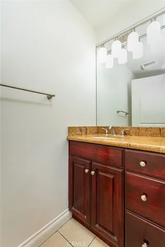 $700,000 | 10160 Fernglen Avenue, Unit 7, Tujunga, CA 91042