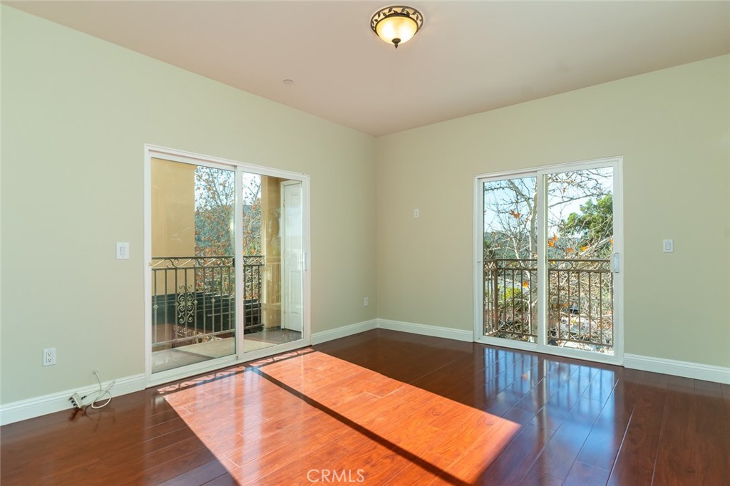 10160 Fernglen Avenue, Unit 7 Tujunga, CA 91042 - Photo 18 of 37