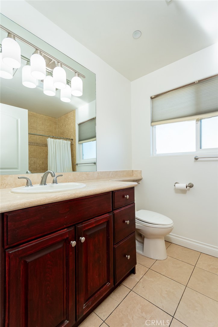 10160 Fernglen Avenue, Unit 7 Tujunga, CA 91042 - Photo 23 of 37