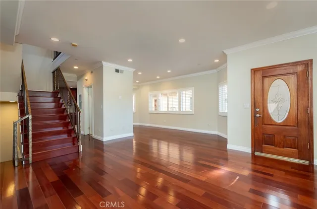 $700,000 | 10160 Fernglen Avenue, Unit 7, Tujunga, CA 91042