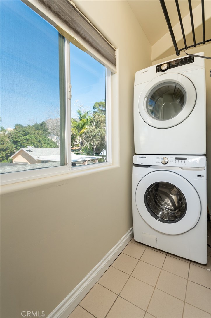 10160 Fernglen Avenue, Unit 7 Tujunga, CA 91042 - Photo 31 of 37