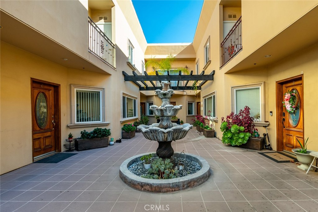 10160 Fernglen Avenue, Unit 7 Tujunga, CA 91042 - Photo 32 of 37