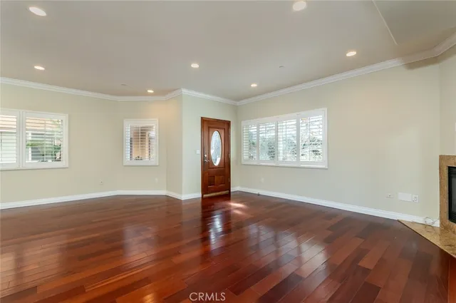 $700,000 | 10160 Fernglen Avenue, Unit 7, Tujunga, CA 91042