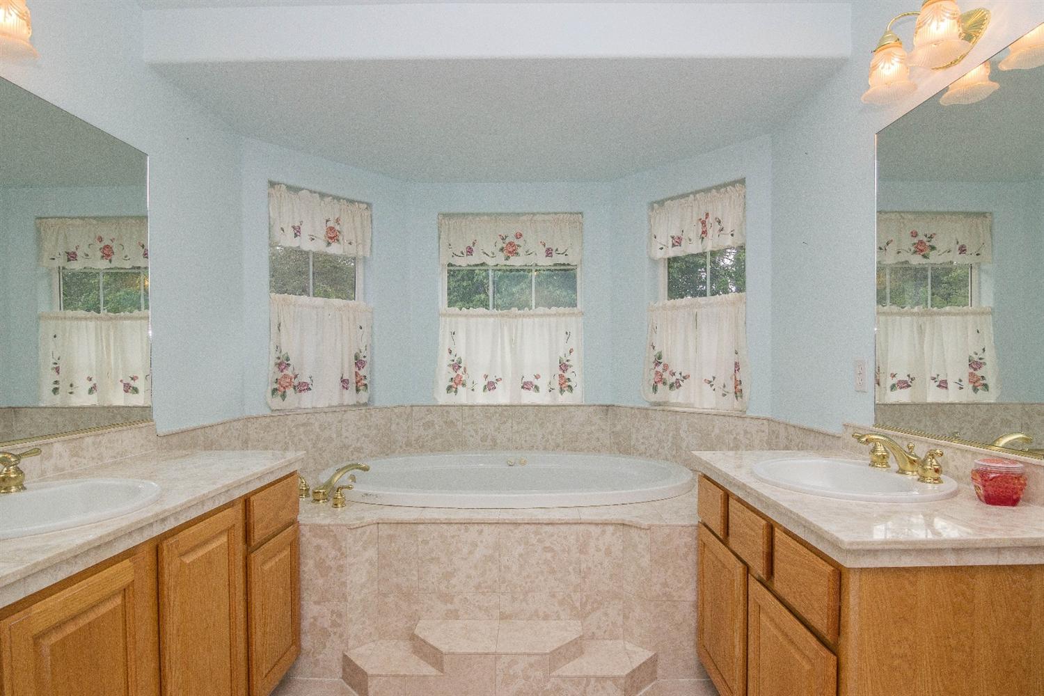 175 Stewart Road Grants Pass, OR 97526 - Photo 5 of 35 Additional Photo