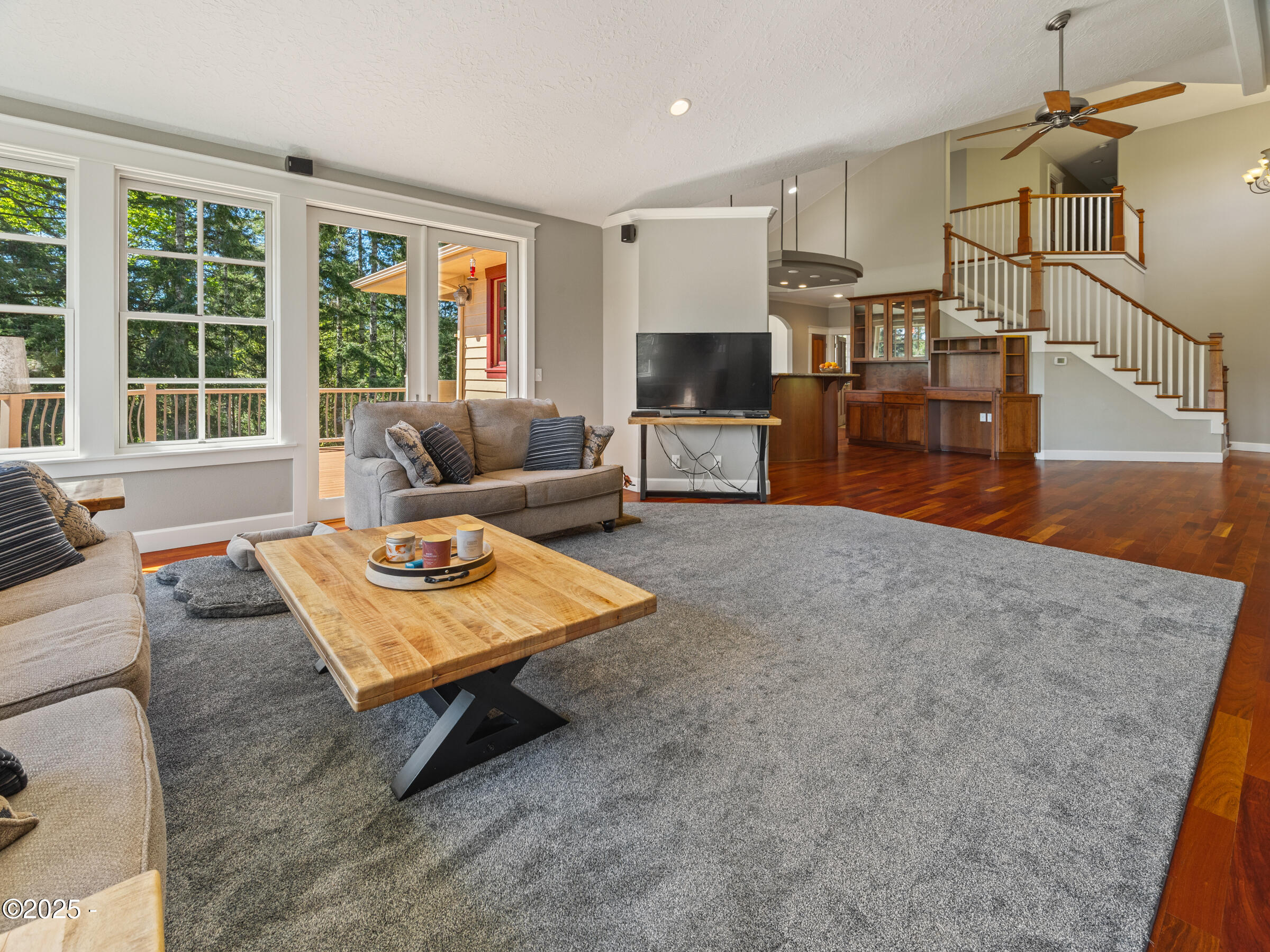 245 Olalla Road Toledo, OR 97391 - Photo 6 of 47 Living Area