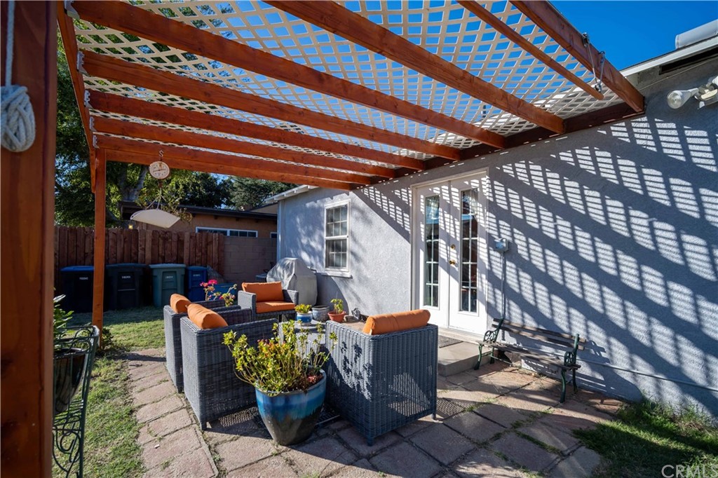 3708 West Victory Boulevard Burbank, CA 91505 - Photo 22 of 24 a outdoor space with patio lots of furniture