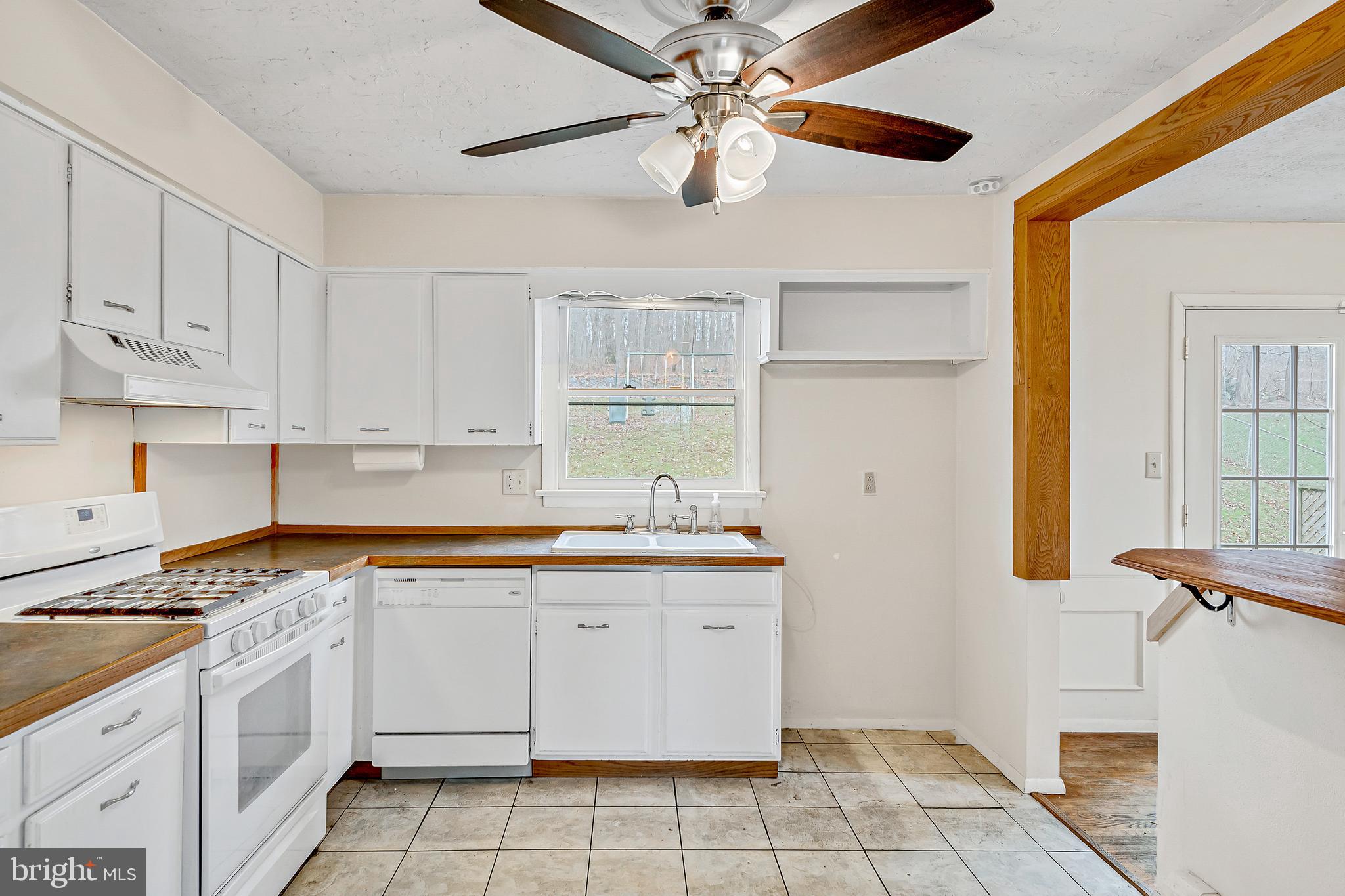 3310 Harrowgate Road, Unit 3310 York, PA 17402 - Photo 11 of 30 Gallery Image 11